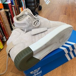 Women’s Adidas Sneakers